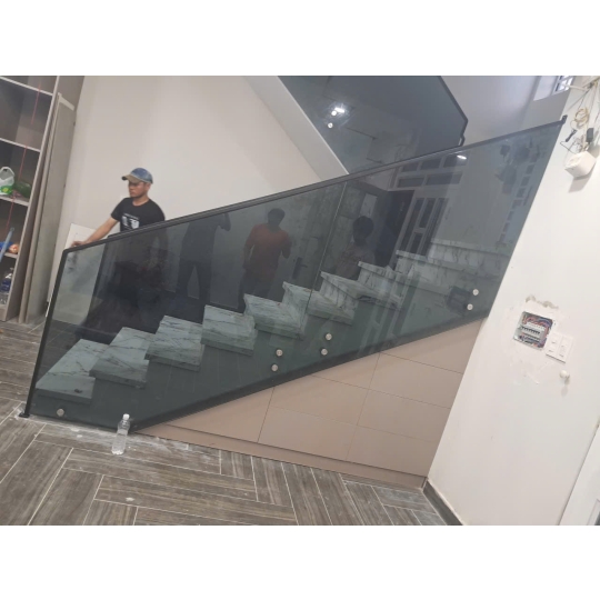 Công trình Cầu thang kính 