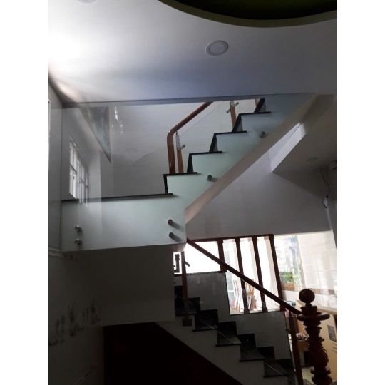 Công trình Cầu thang kính 