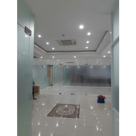 Công trình vách kính & cửa kính cường lực căn hộ – Giải pháp hiện đại từ Nhôm kính Lộc Phát