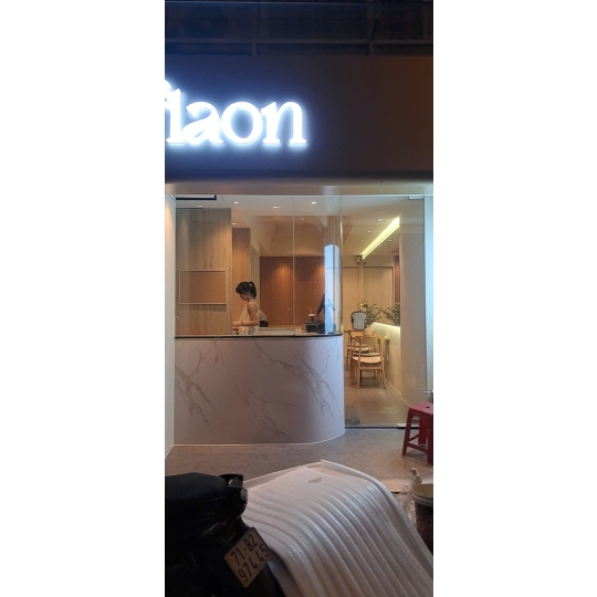 Công trình vách kính & cửa kính cường lực căn hộ – Giải pháp hiện đại từ Nhôm kính Lộc Phát