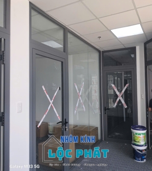 Cửa đi mở quay 1 cánh - Lộc Phát 0004