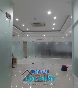 Cửa kính cường lực 01