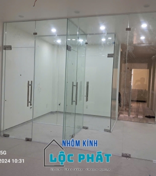 Cửa kính cường lực 7