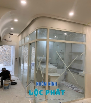 Cửa kính cường lực 9