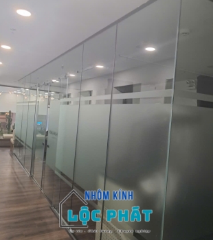 Cửa kính cường lực 13