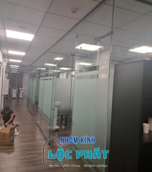 Cửa kính cường lực 16