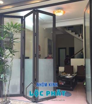 Cửa trượt quay 002