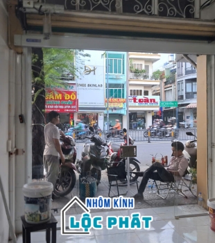 Cửa bán tự động 002