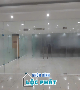 Cửa mở lề sàn 003