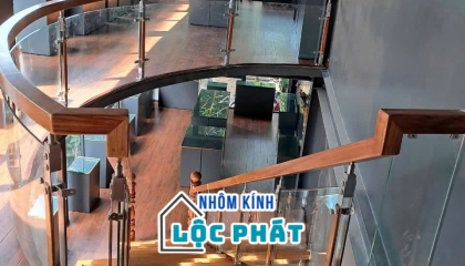Công trình Cầu thang kính 