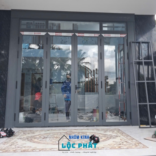 Cửa đi mở quay 4 cánh - Lộc Phát 0004