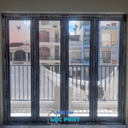 Cửa đi mở quay 4 cánh - Lộc Phát 0005