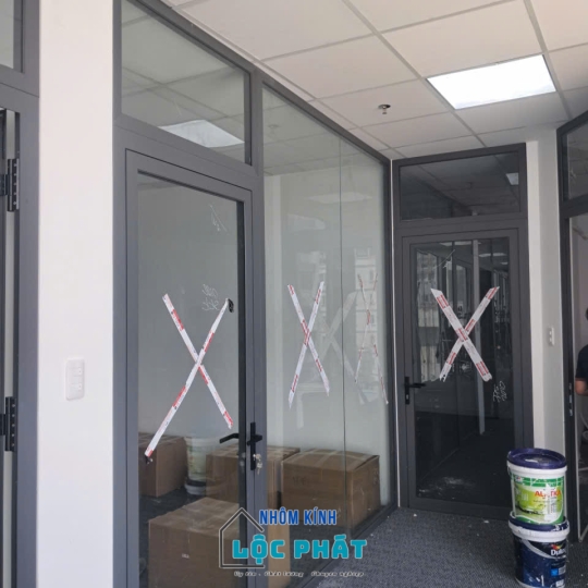 Cửa đi mở quay 1 cánh - Lộc Phát 0004