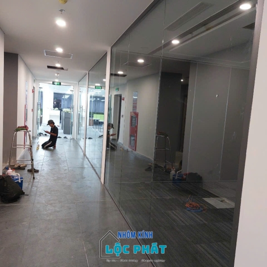 Cửa kính cường lực 6