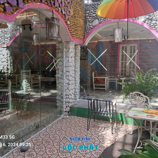 Cửa kính cường lực 8