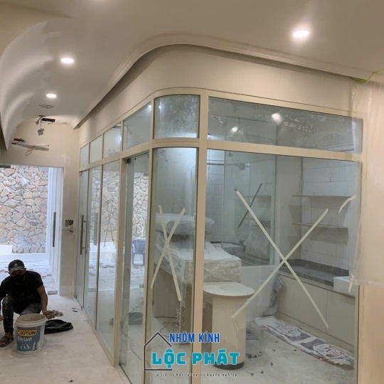 Cửa kính cường lực 9