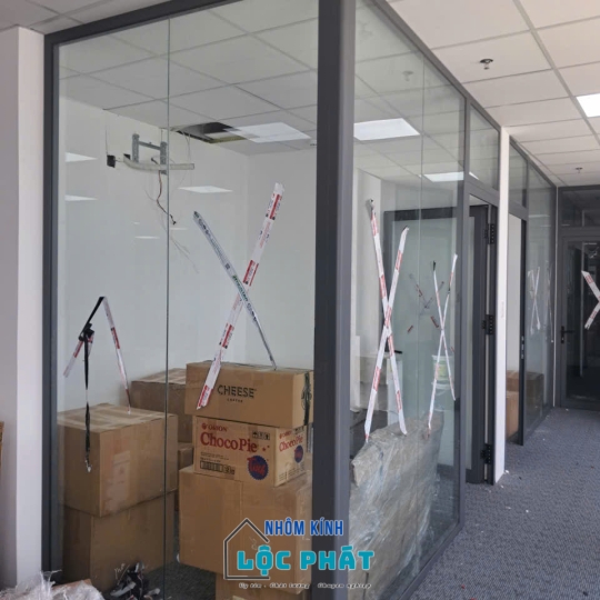 Cửa kính cường lực 11