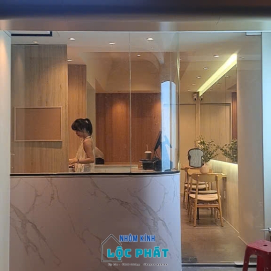 Cửa kính cường lực 12