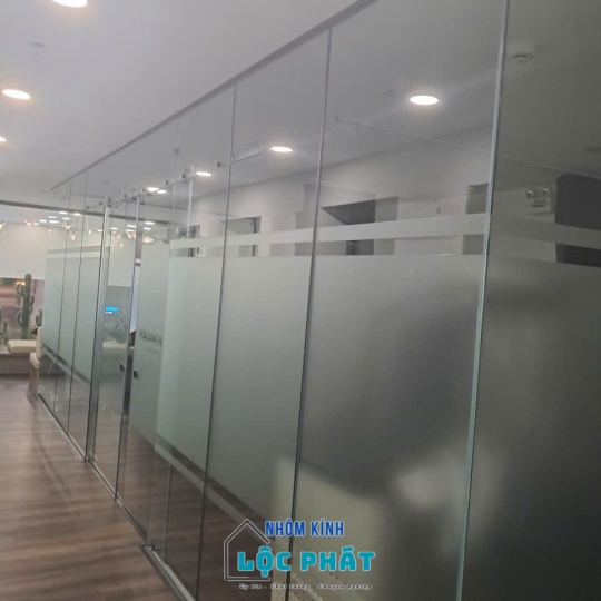 Cửa kính cường lực 13