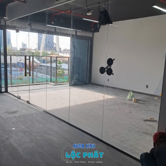 Cửa kính cường lực 15