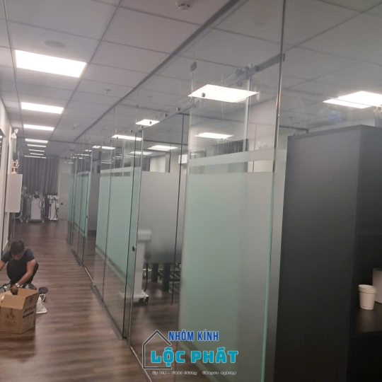 Cửa kính cường lực 16