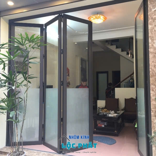Cửa trượt quay 002