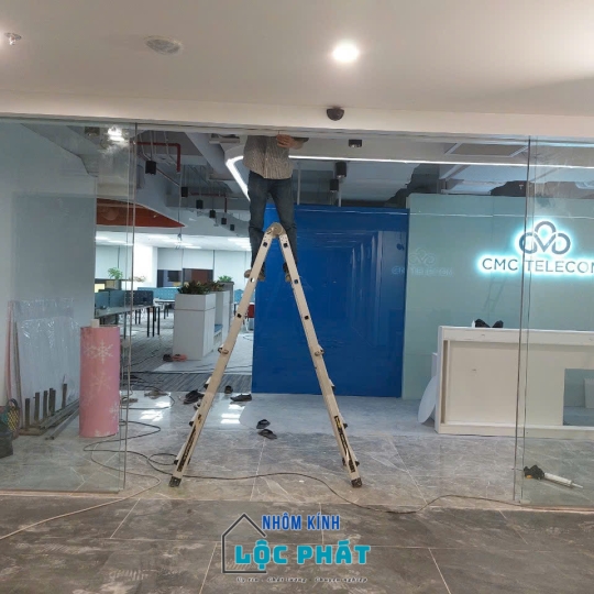 Cửa tự động kính cường lực 2