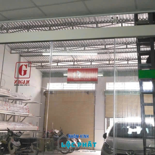 Cửa bán tự động 001