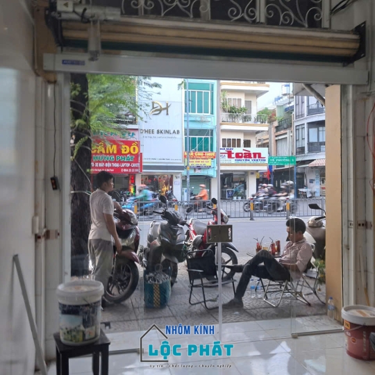 Cửa bán tự động 002