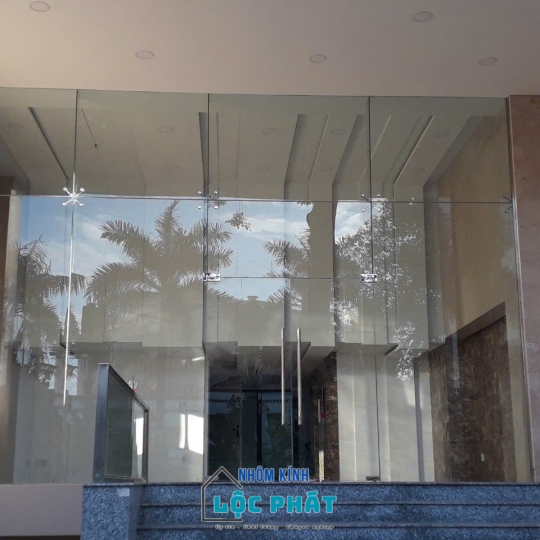 Cửa mở lề sàn 002